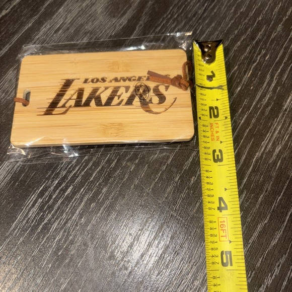 Los Angeles Lakers Laser Etched Bamboo Suite Luggage Tag W/ Leather Strap New - Picture 4 of 4